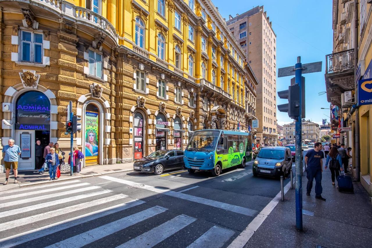 Deluxe Ploech Hotel Rijeka Exterior foto