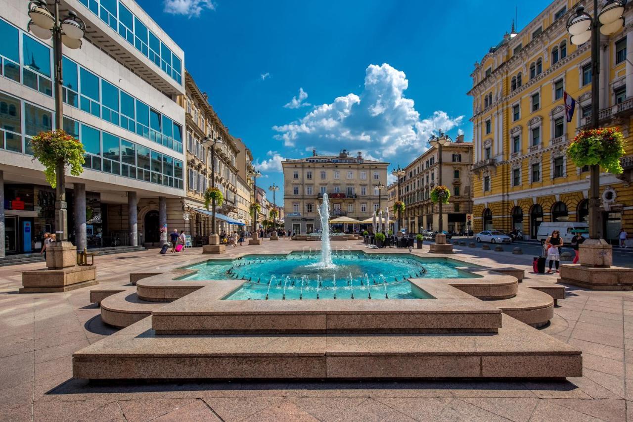 Deluxe Ploech Hotel Rijeka Exterior foto