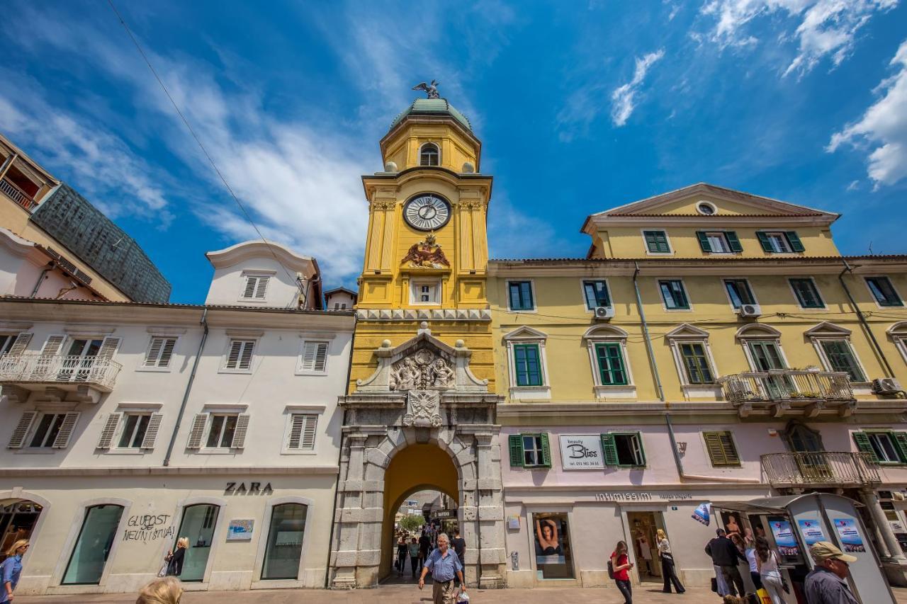 Deluxe Ploech Hotel Rijeka Exterior foto